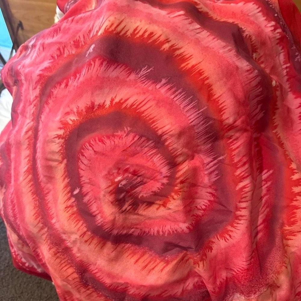 Le Mie Sete red silk Italian hand painted scarf - Picture 2 of 4